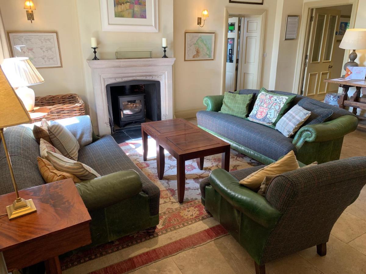 Collingwood Arms Hotel Cornhill on Tweed ภายนอก รูปภาพ