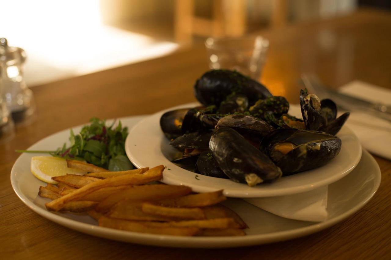 Collingwood Arms Hotel Cornhill on Tweed ภายนอก รูปภาพ