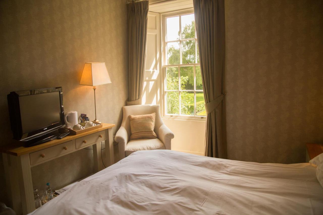 Collingwood Arms Hotel Cornhill on Tweed ภายนอก รูปภาพ
