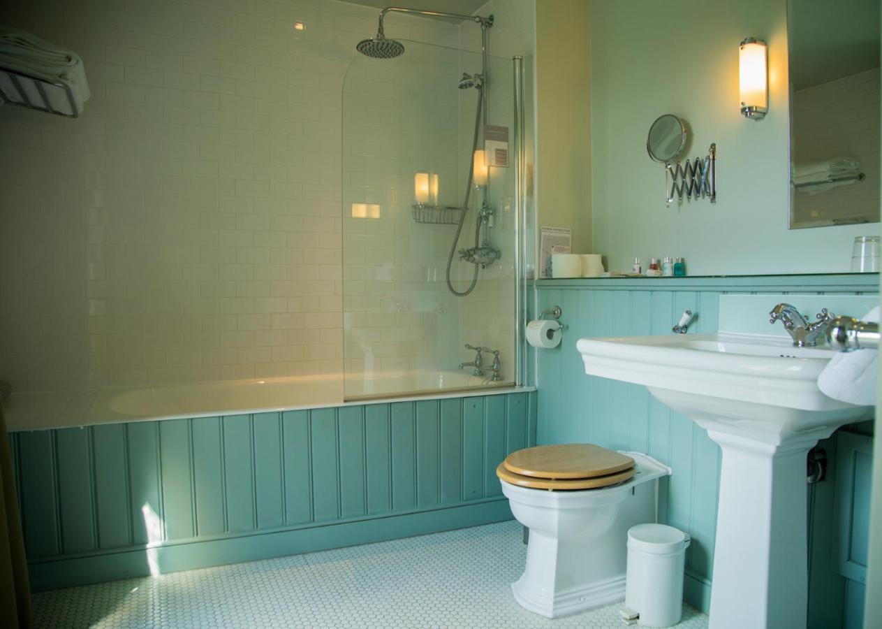 Collingwood Arms Hotel Cornhill on Tweed ภายนอก รูปภาพ