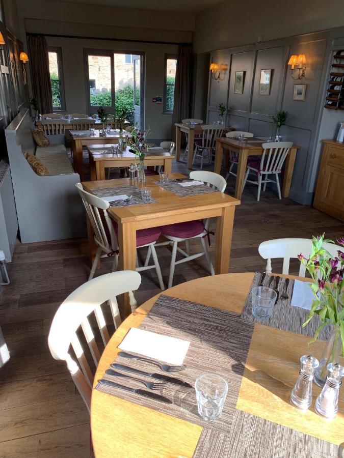 Collingwood Arms Hotel Cornhill on Tweed ภายนอก รูปภาพ
