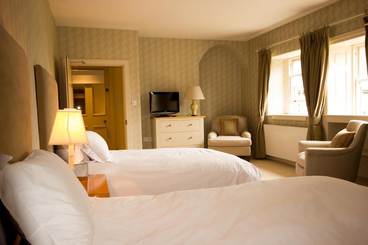Collingwood Arms Hotel Cornhill on Tweed ภายนอก รูปภาพ