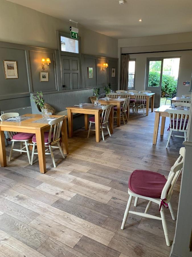 Collingwood Arms Hotel Cornhill on Tweed ภายนอก รูปภาพ